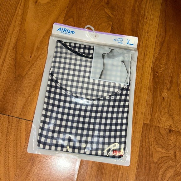 NWT Uniqlo AIRism Tank Top - Picture 1 of 8